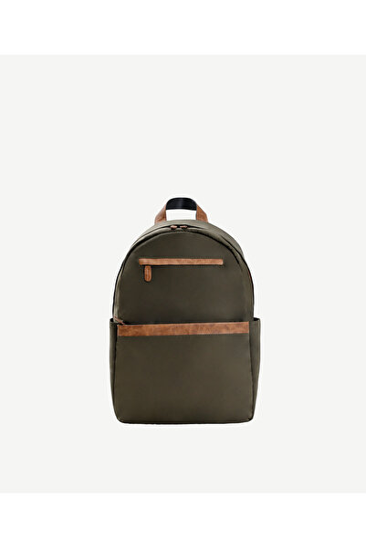 Yargıcı Su Geçirmez Kumaş Detaylı Sırt Çantası