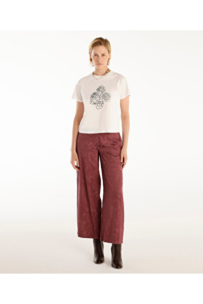 Yargıcı Nakışlı Bisiklet Yaka Kısa Kollu T-Shirt