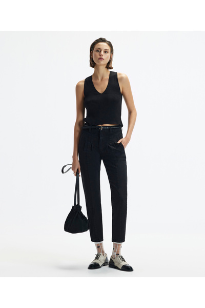 Yargıcı Kolsuz V Yakalı Triko