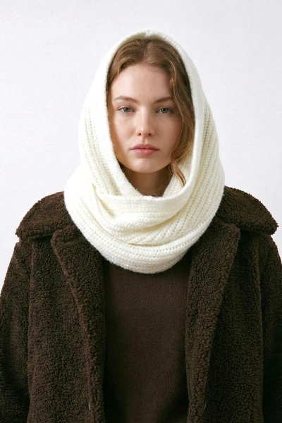 lamea Women's Knitwear Neck Collar – Soft Texture, Cold Resistant, Stylish Design