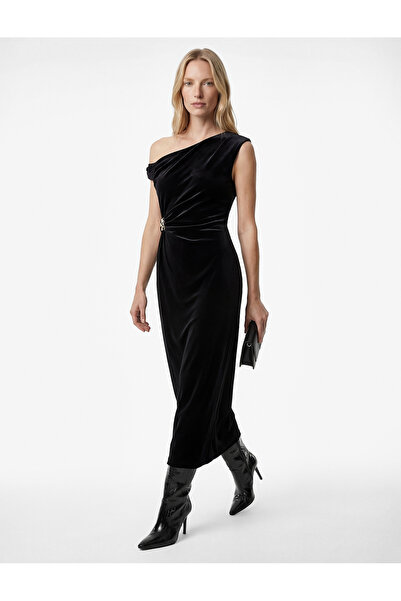 Koton Slim Fit Asimetrik Yaka Kolsuz Aksesuar Detaylı Midi Boy Kadife Elbise