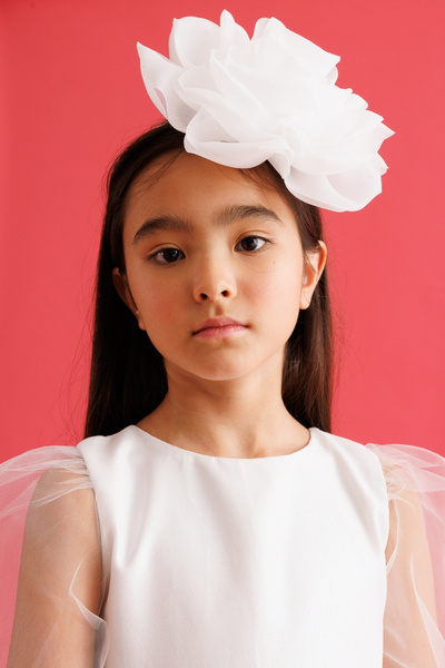 Le Mabelle تاج فتاة أبيض كبير مزين بالورود