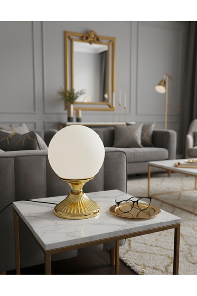 Decodelight مصباح طاولة عاكس الضوء ذو ساق معدنية ذهبية اللون مزخرفة حديثًا با...