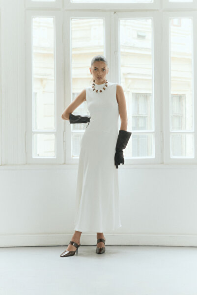 LUTVELIZADE Topuklu 2606 - Küt Burun Dekolteli Toka Detaylı Acı Kahve Kadın T...