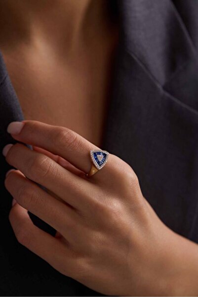 Sembol Gold Saphire Baget Taşlı Üçgen Yüzük