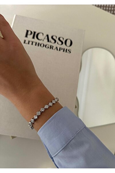 LORİEN ACCESSORİES VIP Gold Tam Tur Zirkon Taşlı Minimal Yonca Bileklik