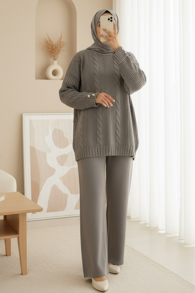 HİJABAYA Σετ πλεκτών με μοτίβο πλεξούδας και λεπτομέρεια με κουμπιά στη λαβή