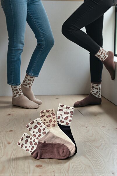 Esinti 4 Pairs of Women's Leopard Patterned Cotton College Socks