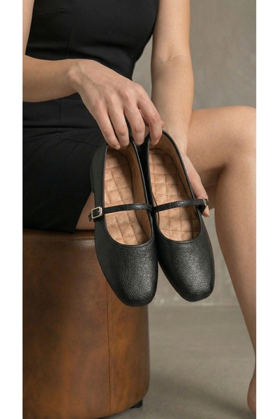 Beyond Women's Black Buckle Leather Ballerinas 1cm Byndvb01