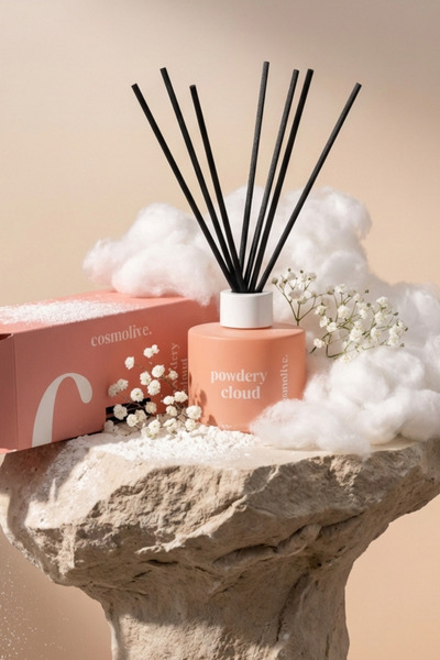 Cosmolive Powdery Cloud Oda Kokusu 100 ml Pudramsı ve Çiçeksi Kalıcı Koku