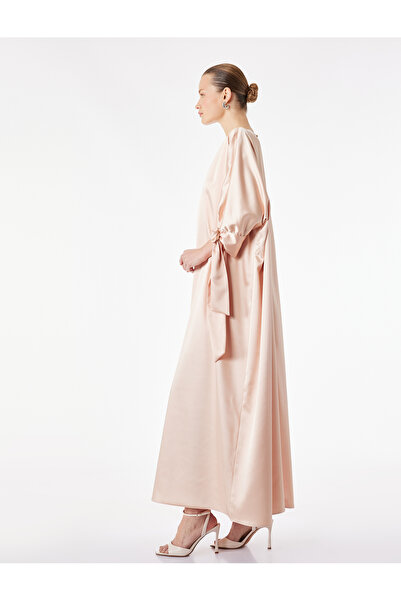 Koton Άνετο φόρεμα σε γραμμή Α με 3/4 μανίκια και λαιμόκοψη ποδηλάτου, μακρύ ...