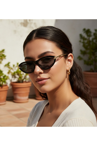 MONAL EYEWEAR نظارات شمسية طراز TOKYO CATEYE بإطار ذهبي أسود وعدسات زجاجية عض...