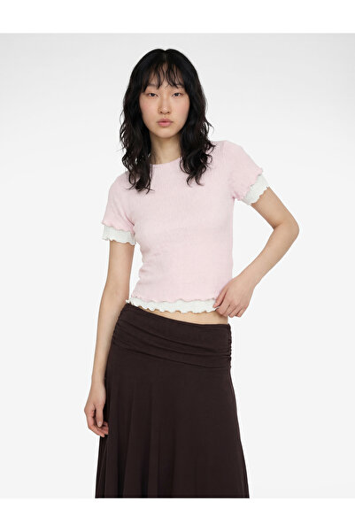 Koton εφαρμοστό Μπλουζάκι με κοντό μανίκι με υφή και λαιμόκοψη