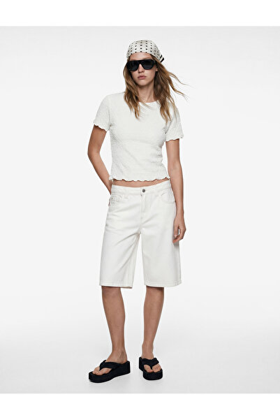 Koton εφαρμοστό Μπλουζάκι με κοντό μανίκι με υφή και λαιμόκοψη