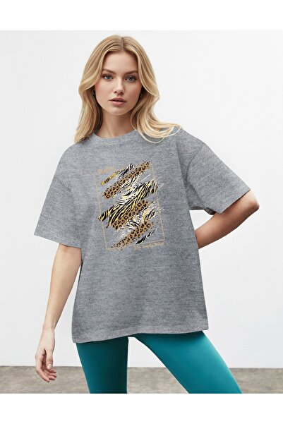 caddekombin تي شيرت نسائي باللون الرمادي مع نقوش ذهبية ونمط الحمار الوحشي وعب...