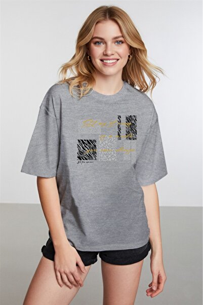 caddekombin Дамска сива тениска с принт на зебра и леопард и велосипедна яка