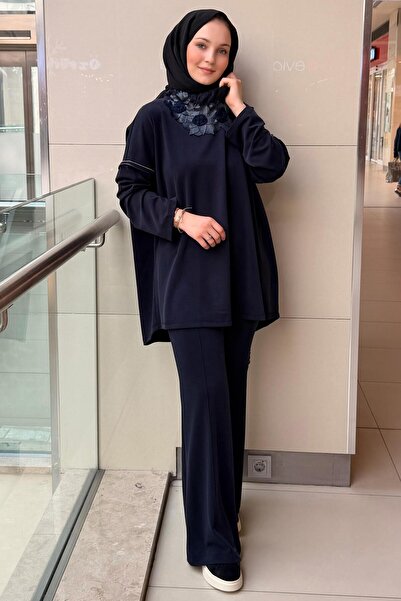 Ghisa Kabartma Çiçek Desenli Büzgü Yaka Tunik Pantolon Takım