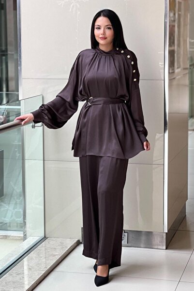 Ghisa Omuzdan Düğme Detaylı Pantolonlu Takım