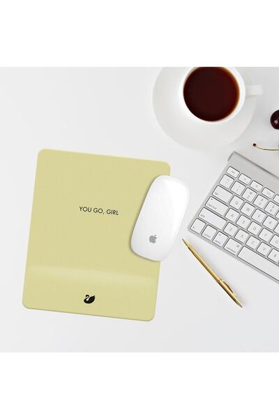 Özer Store لوحة ماوس مستطيلة مكتوب عليها "You Go Girl" باللون الأصفر مع دعم ل...
