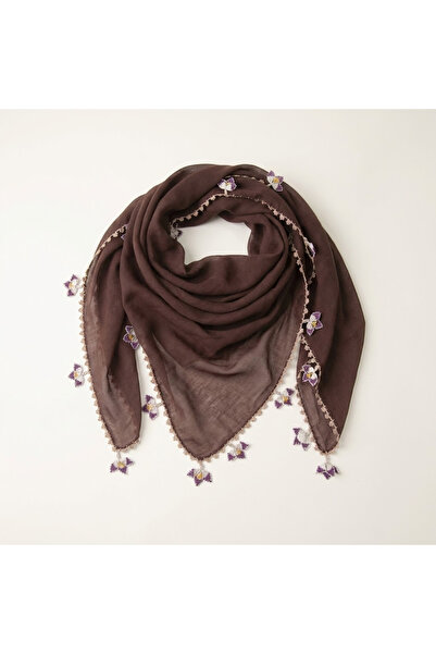 FunoonAlhiyakah A veil with a handmade needlework technique (Oya).