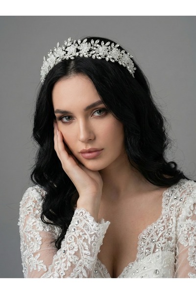 Magic Tiara El Yapımı Çiçek Detaylı Taç – Zarif ve Romantik Dokunuş