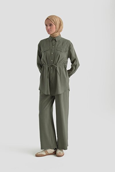 Armine TREND Set din două piese cu pantaloni cu detalii în talie, verde muceg...