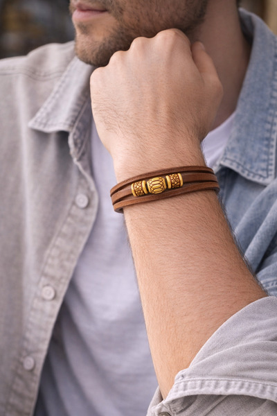 HER ŞEY NOTA www.herseynota.com أوروم نوماد – سوار رجالي من الجلد الطبيعي بتف...