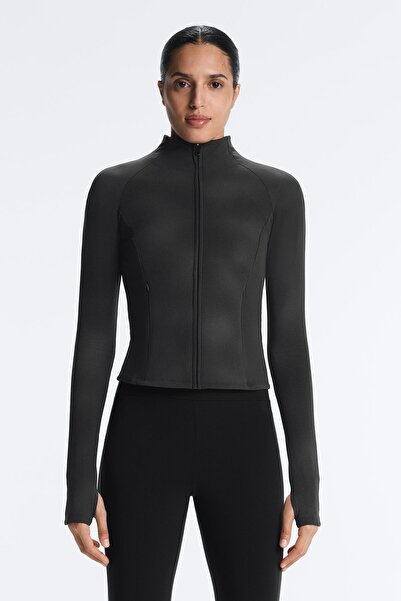 Oysho سترة تقنية عاكسة خفيفة ودافئة