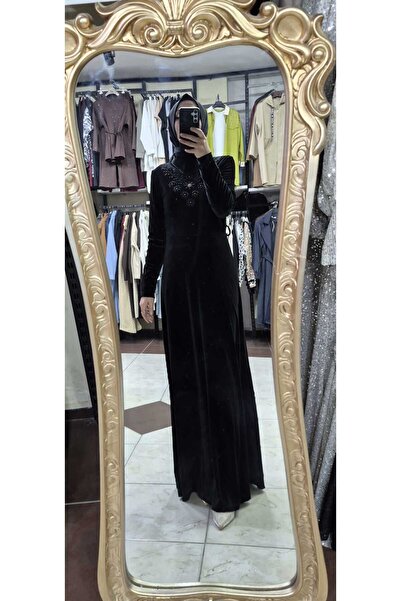 bonema Velvet Dress with Lace Collar and Pearl Details