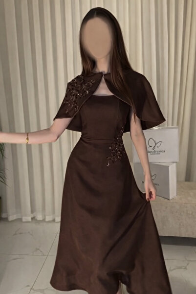 leon Holiday dress 2026