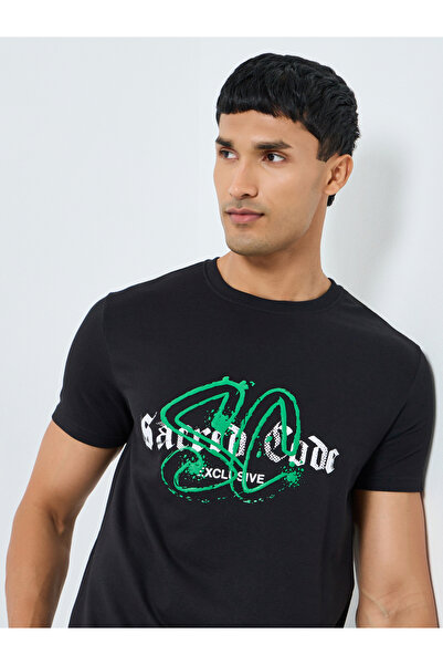 Styli Men Black Graphic Print Crew Neck T-Shirt