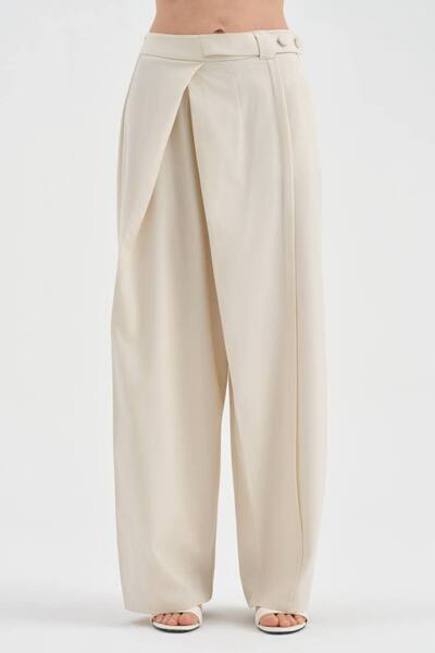 tw3 Γυναικείο παντελόνι με λεπτομέρεια σχεδιασμού και κουμπιά στο μπροστινό μ...