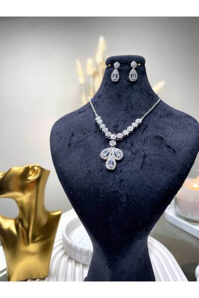 Luxiva Gümüş kaplama premium zirkon taşlı kolye küpe takı hediye seti