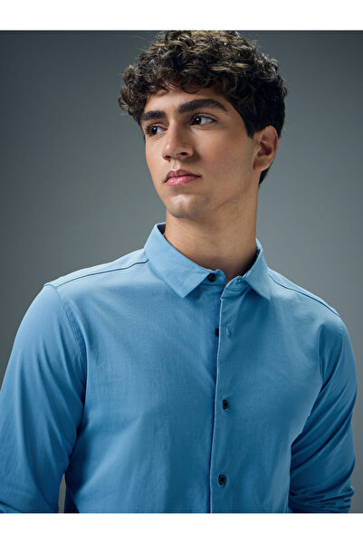 Technosport By Styli Men Solid Slim Fit Spread Collar Casual Shirt