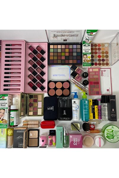 FOR LOVER A luxurious makeup collection for all your beauty needs