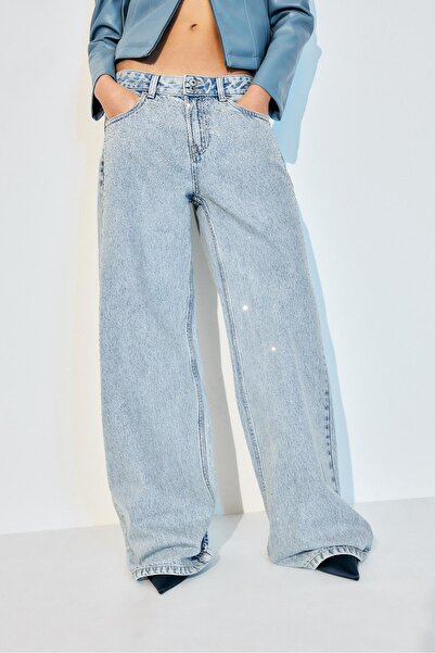 Stradivarius Düşük bel, geniş paça, parlak taşlı jean