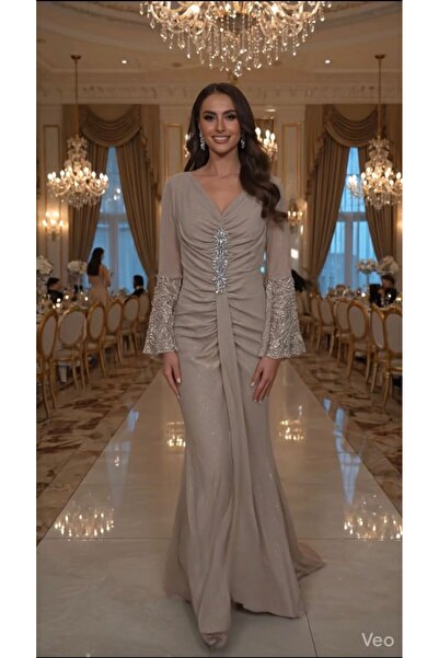ٌRominz fashion A soft evening dress for queens of elegance