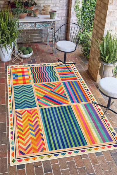 Pelura Halı Renkli Geometrik Desenli Dijital Baskılı Kaymaz Taban Yıkanabilir...