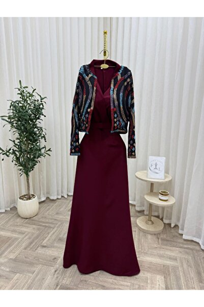 Farah Fashion A luxurious two-piece evening set designed to give you a unique...