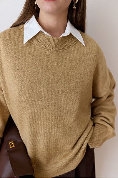 Burcia Crew Neck Soft Textured Sweater