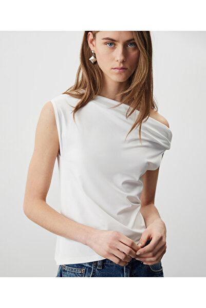 MISS IPEKYOL Asimetrik kol tişört