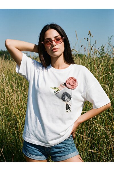 Amia&Co. Beyaz %100 Pamuk Oversize Baskılı Gül Aksesuarlı Kısa Kollu Bisiklet...