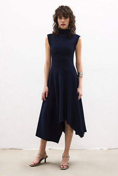 Touché Privé Sleeveless Crewneck Dress