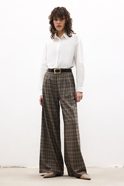 Touché Privé Pleated Plaid Pants