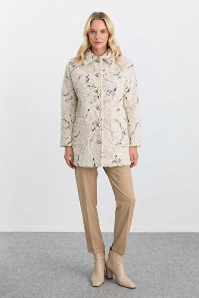 Selen Şömizye Yaka Kendinden Desen Dıştan Cep Kaban / EKRU