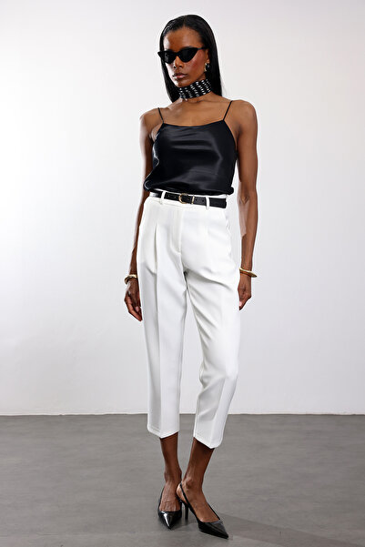 5in1Canpolat White Belted Carrot Cut Trousers 9936