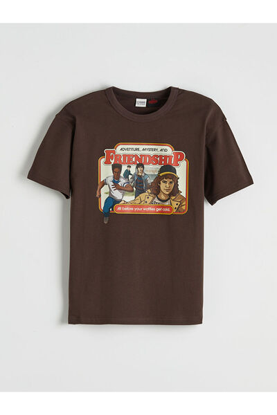 LC Waikiki Smeđa okrugla kragna Stranger Things Štampano majica za dečake