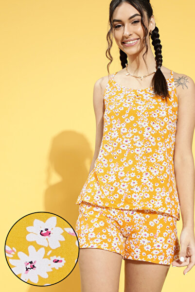 Clovia طقم كامي وشورت مزين بنقوش زهور جميلة باللون الأصفر - كريب