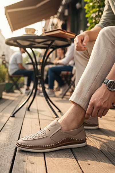 enoch أحذية رجالية مريحة مصنوعة من الجلد الطبيعي باللون البيج ومزينة بتفاصيل ...