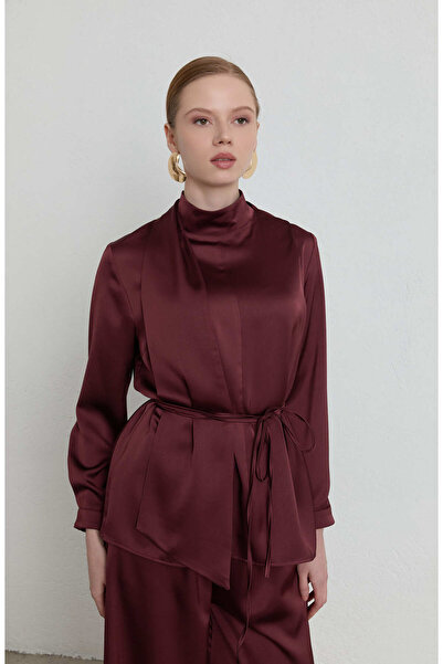 Fatma Atasoy Fularlı Vişne Saten Gömlek